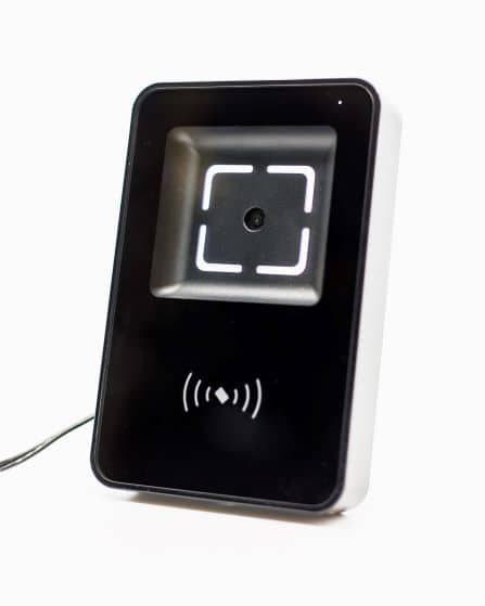 Multifunktionaler QR- & RFID-Scanner für sichere Zutrittskontrolle